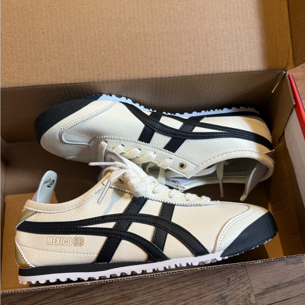 Onitsuka Tiger Mexico 66 Cream and Black Sneakers